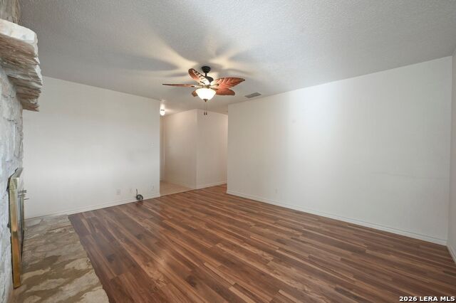 Image 6 of 31 For 162 Oakside  