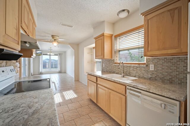 Image 8 of 31 For 162 Oakside  