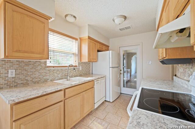 Image 9 of 31 For 162 Oakside  