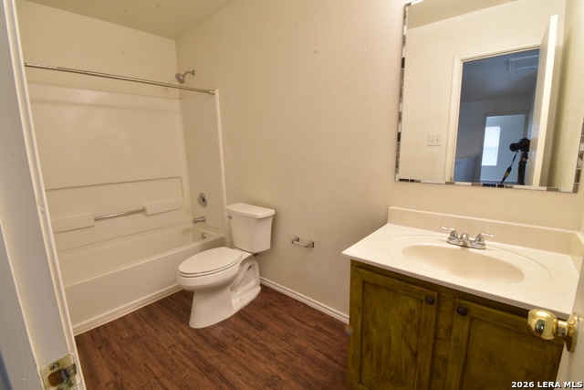 Image 19 of 25 For 25907 Torch Lily