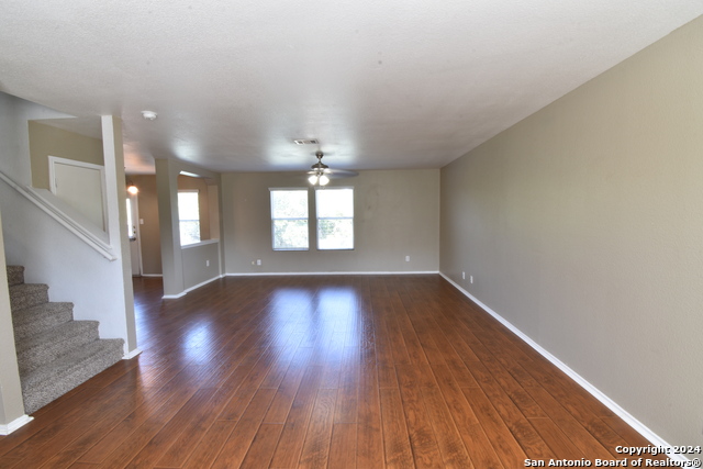 Image 4 of 25 For 25907 Torch Lily