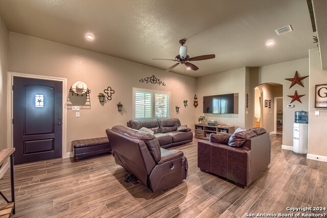 Image 10 of 59 For 6197 Pfeil Rd