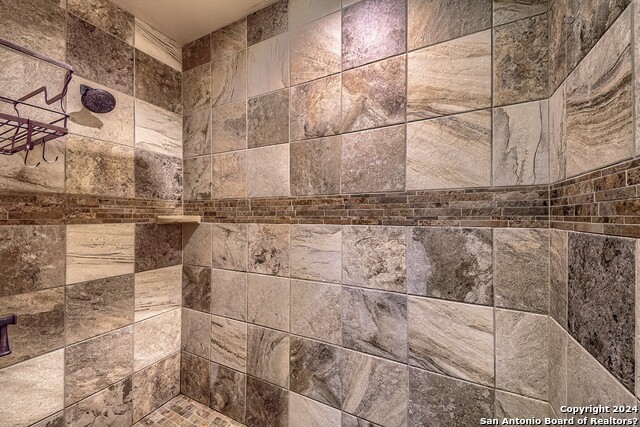 Image 17 of 59 For 6197 Pfeil Rd