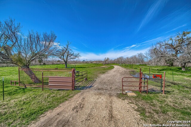 Image 47 of 59 For 6197 Pfeil Rd