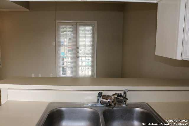 Listing photo id 5 for 66 Brees  51