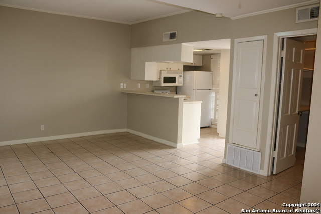 Listing photo id 6 for 66 Brees  51