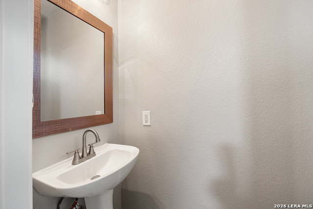 Image 20 of 47 For 7818 Braun Bend