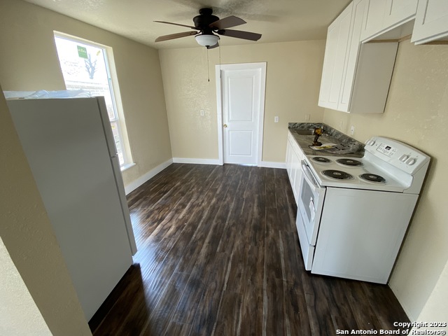 Image 12 of 16 For 826 Schley Ave