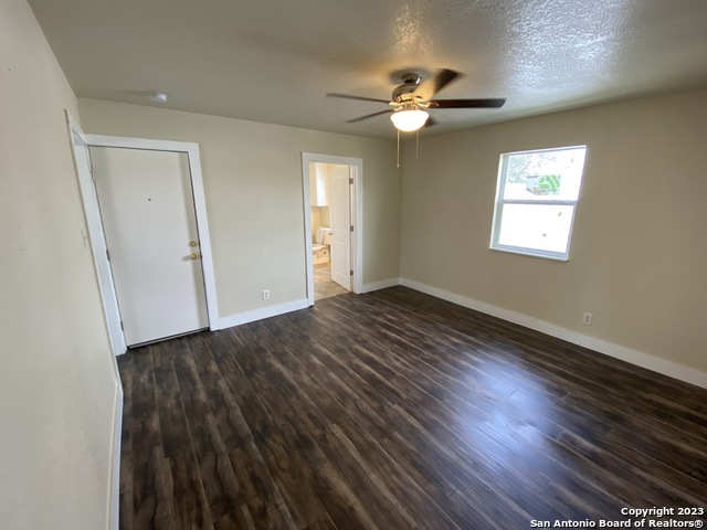 Image 13 of 16 For 826 Schley Ave