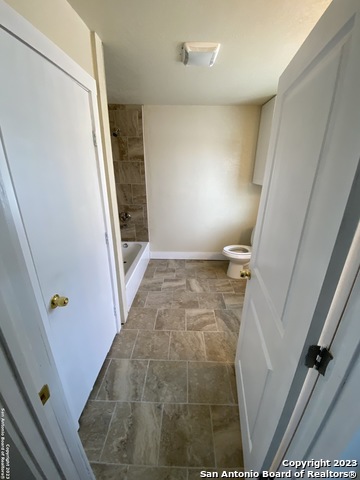 Image 14 of 16 For 826 Schley Ave