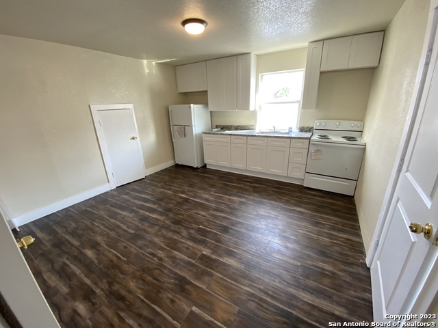 Image 16 of 16 For 826 Schley Ave