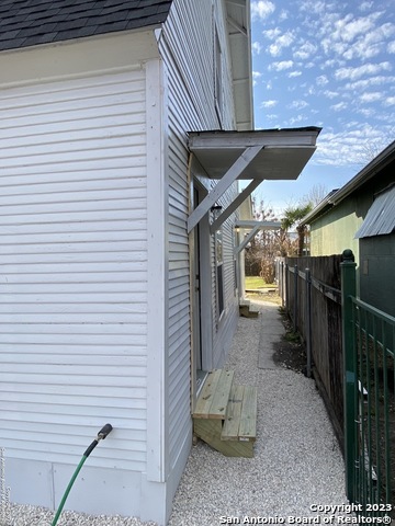 Image 2 of 16 For 826 Schley Ave