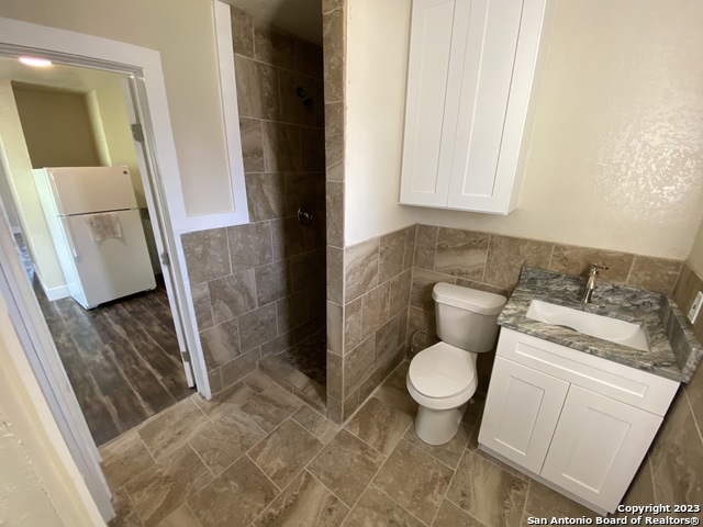 Image 7 of 16 For 826 Schley Ave