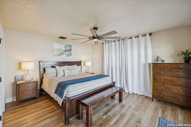 Image 24 of 37 For 1335 Larson  