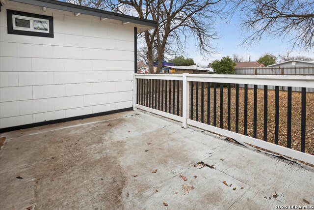 Image 22 of 27 For 518 Academy W