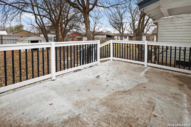 Image 23 of 27 For 518 Academy W