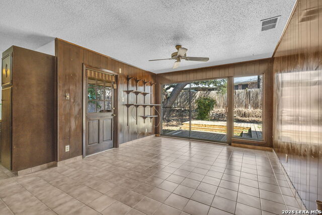 Image 14 of 32 For 5606 Rolling Ridge