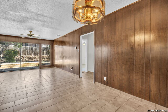 Image 15 of 32 For 5606 Rolling Ridge