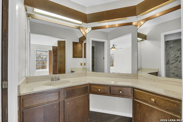 Image 24 of 32 For 5606 Rolling Ridge