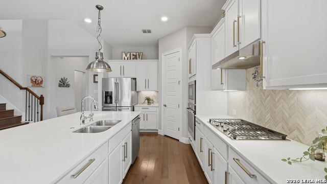 Image 17 of 58 For 2926 Blenheim