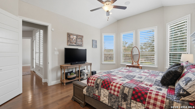 Image 26 of 58 For 2926 Blenheim