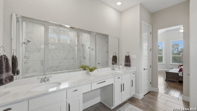 Image 33 of 58 For 2926 Blenheim