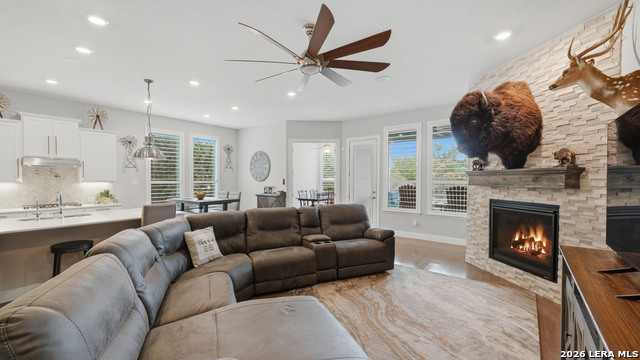 Image 6 of 58 For 2926 Blenheim