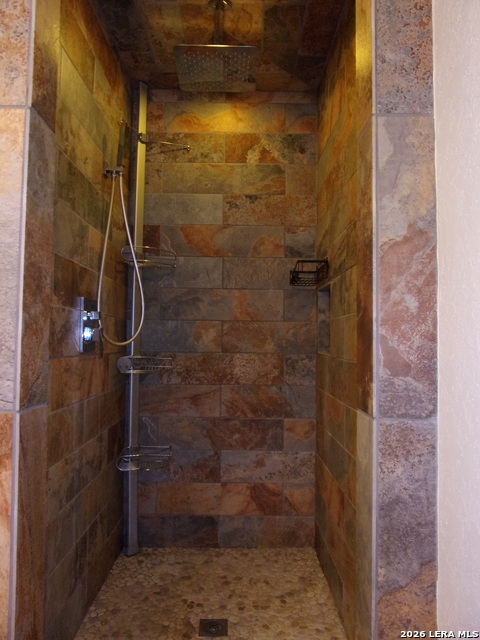 Image 14 of 33 For 10060 Rebecca Creek