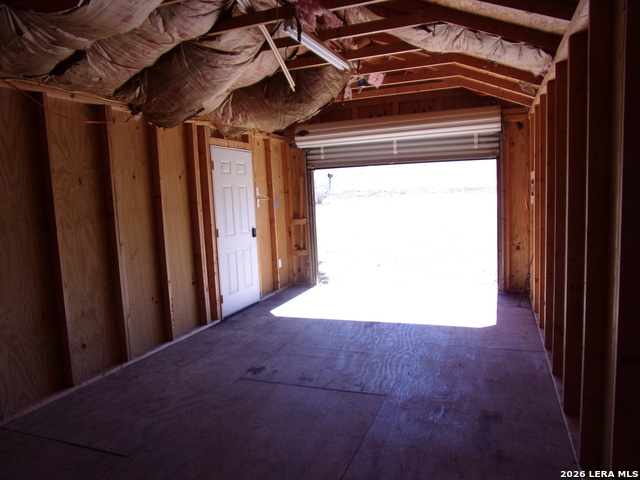 Image 21 of 33 For 10060 Rebecca Creek