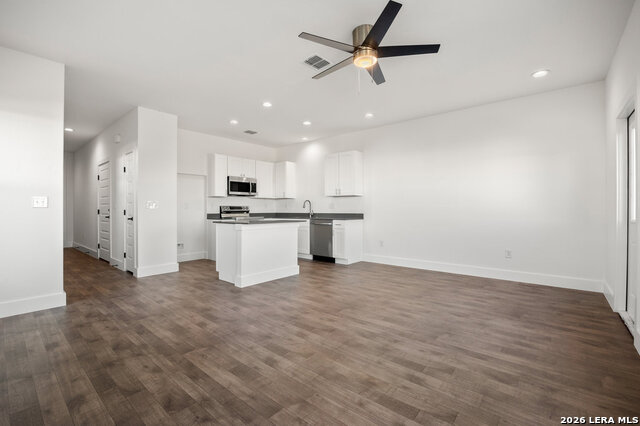 Image 3 of 21 For 3362 Northwestern Dr