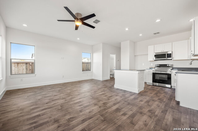 Image 4 of 21 For 3362 Northwestern Dr