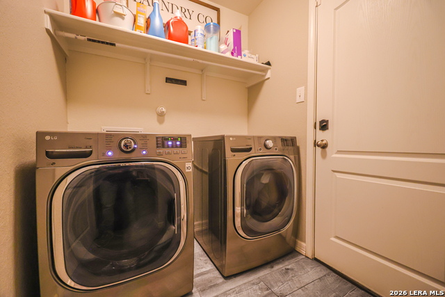 Listing photo id 10 for 6723 Loma Blanca