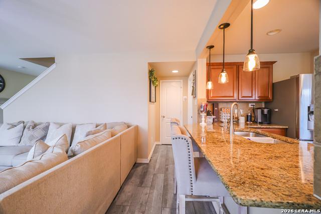 Listing photo id 4 for 6723 Loma Blanca