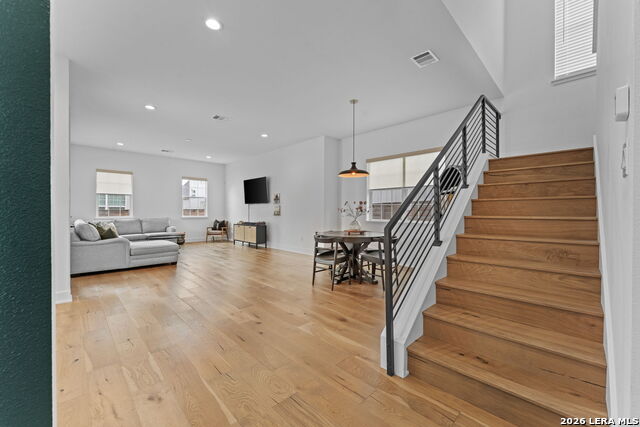 Image 10 of 44 For 415 Alexander Ave