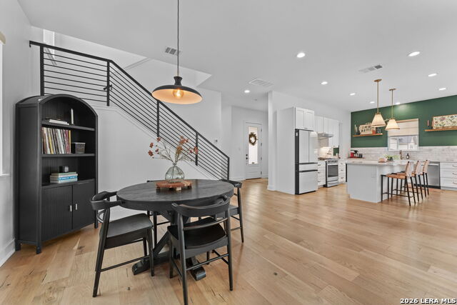 Image 13 of 44 For 415 Alexander Ave