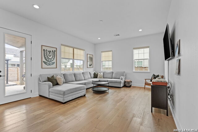 Image 22 of 44 For 415 Alexander Ave