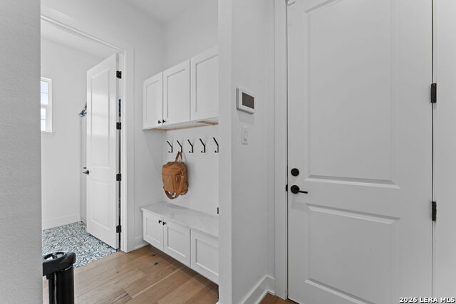 Image 25 of 44 For 415 Alexander Ave