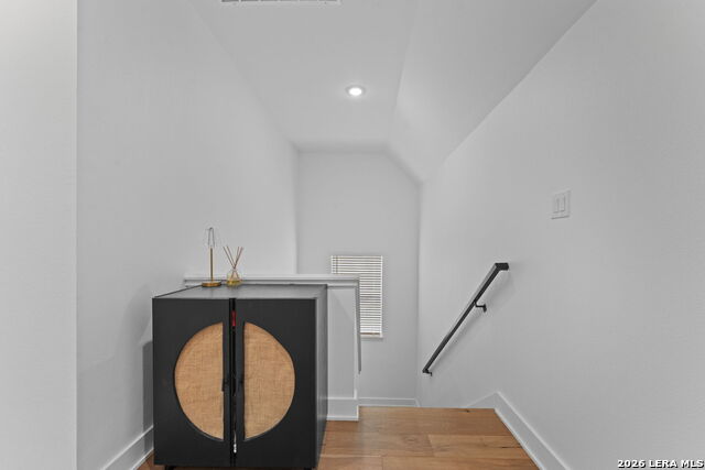 Image 28 of 44 For 415 Alexander Ave