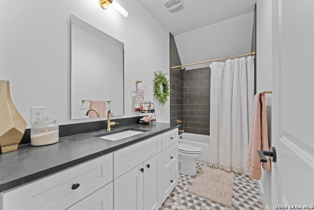 Image 40 of 44 For 415 Alexander Ave