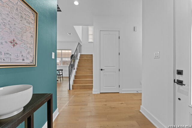 Image 7 of 44 For 415 Alexander Ave