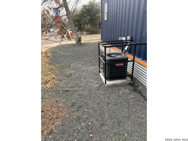 Image 4 of 9 For 2601 Morales