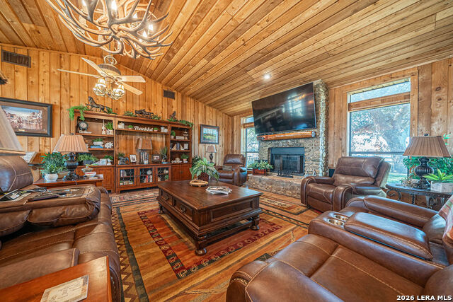 Image 23 of 52 For 13633 Us Highway 87 South