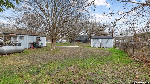 Listing photo id 16 for 1656 Pecan Nw