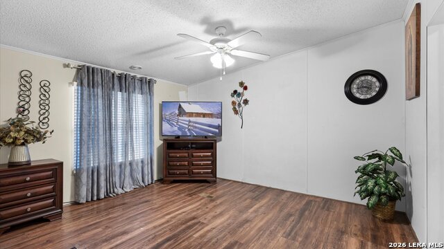 Listing photo id 4 for 1656 Pecan Nw