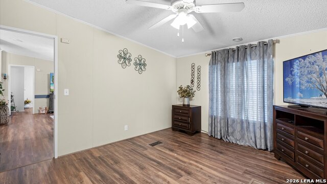 Listing photo id 5 for 1656 Pecan Nw