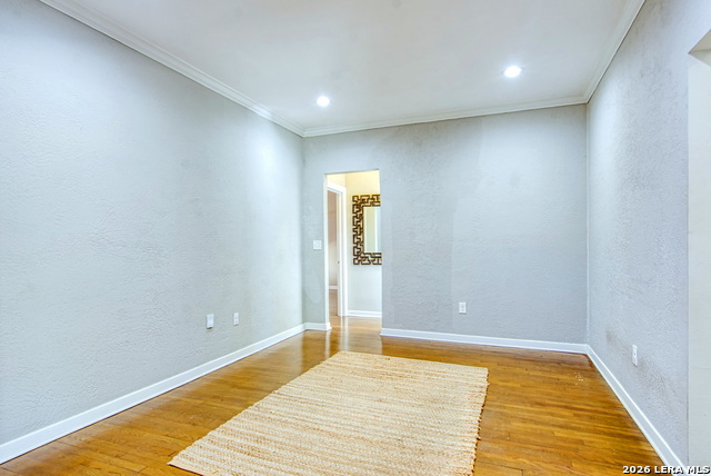 Image 10 of 39 For 204 Lovera Blvd