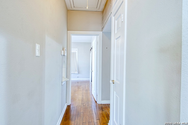 Image 13 of 39 For 204 Lovera Blvd