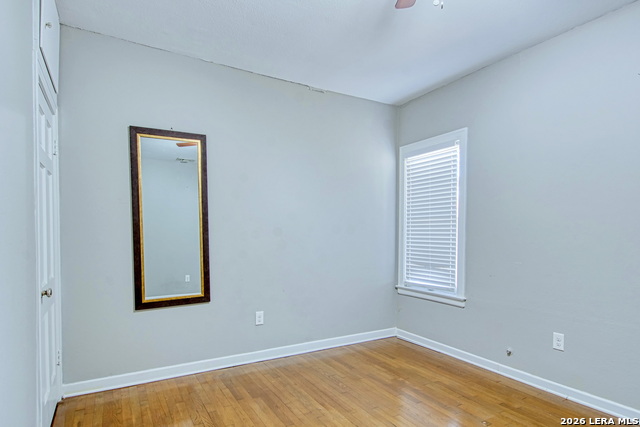 Image 16 of 39 For 204 Lovera Blvd