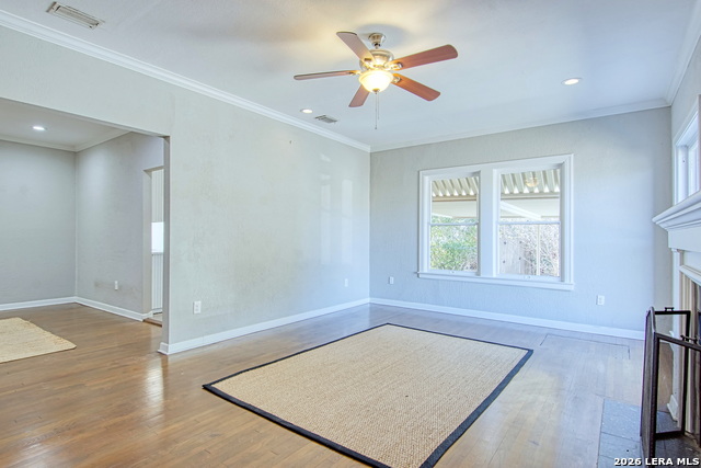 Image 21 of 39 For 204 Lovera Blvd