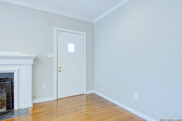 Image 5 of 39 For 204 Lovera Blvd